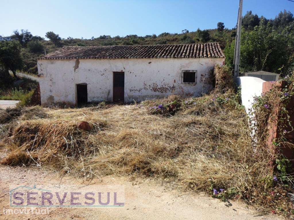 Casa antiga para renovação com área de 74m² em terreno de 2 hectare... - Grande imagem: 2/14