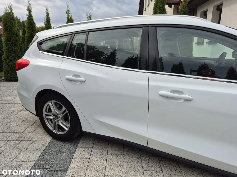 Ford Focus 1.0 EcoBoost Trend ASS - 31