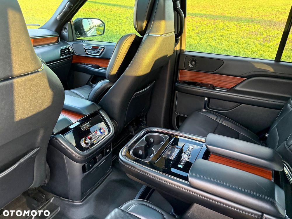 Lincoln Navigator - 18