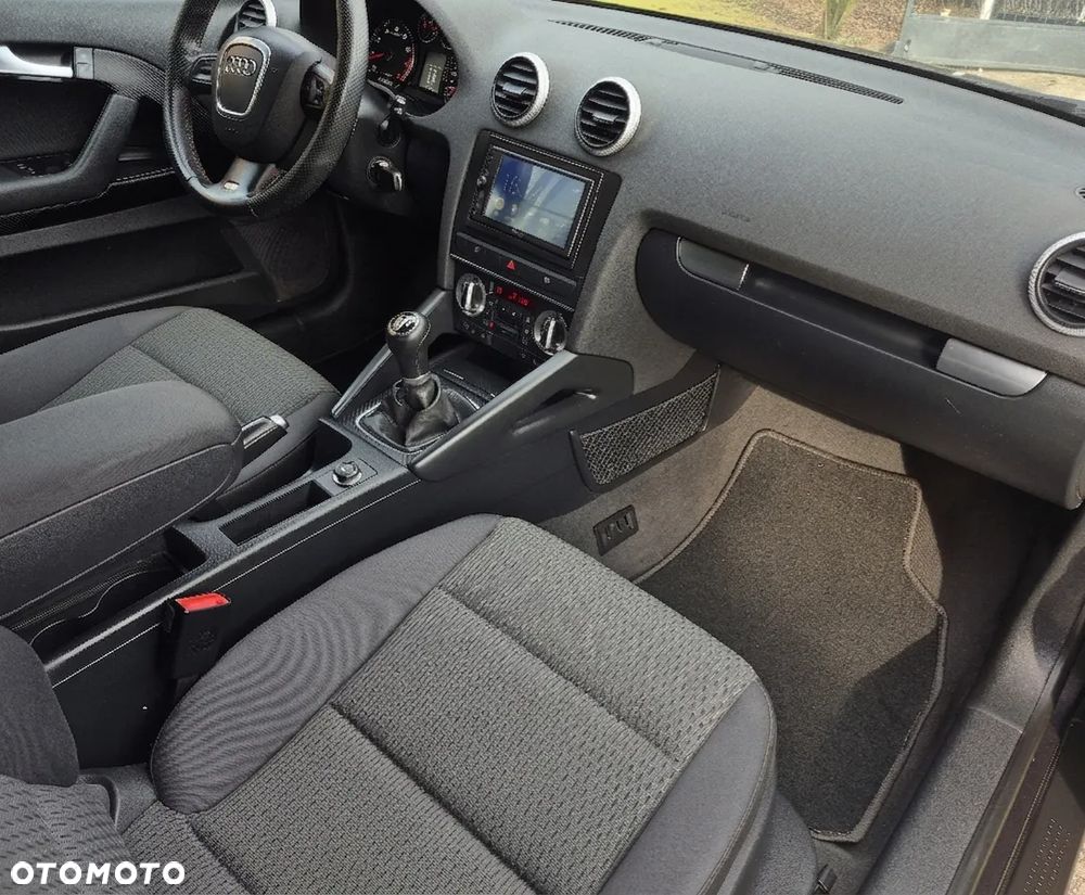 Audi A3 3-drzwiowe 1.6 Attraction - 8