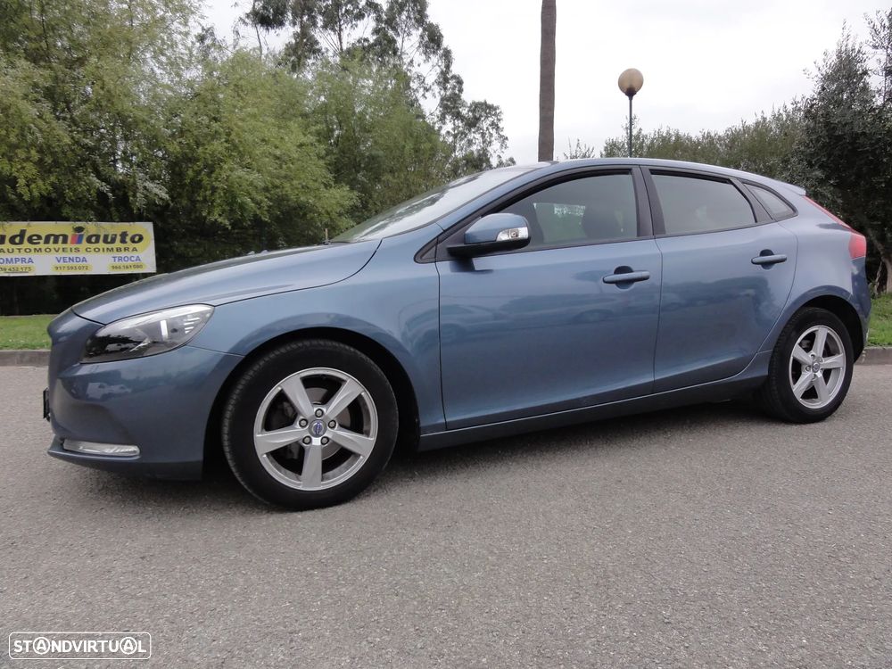 Volvo V40 D2 Momentum - 5