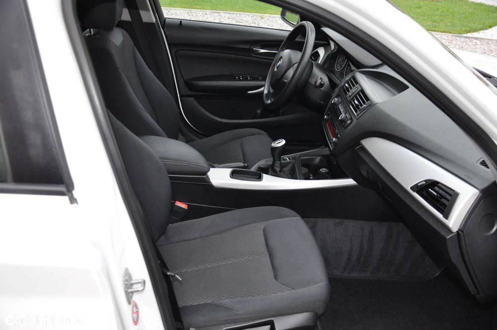 BMW Seria 1 118i - 13