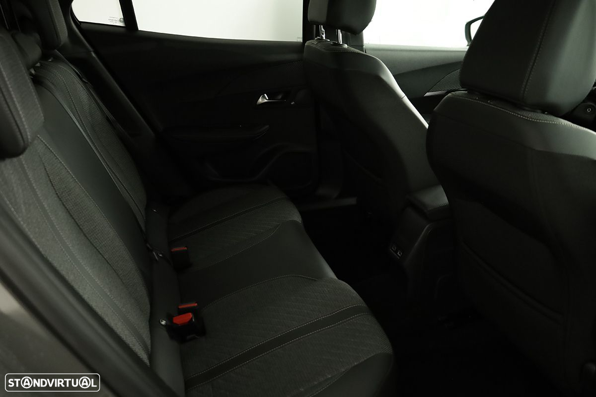 Peugeot 2008 1.2 PureTech Allure EAT8 - 23