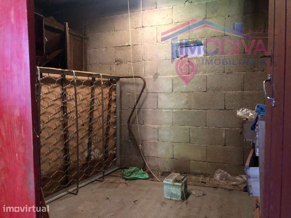 Arrecadação e terreno em Castanheira de Pera - Grande imagem: 5/16