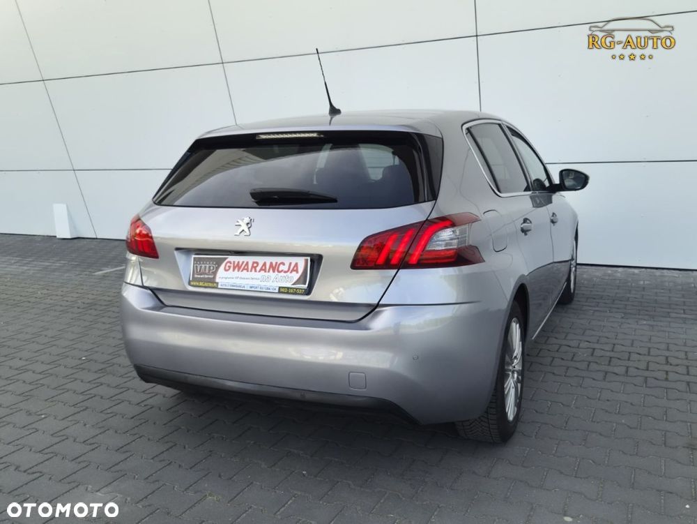 Peugeot 308 - 8