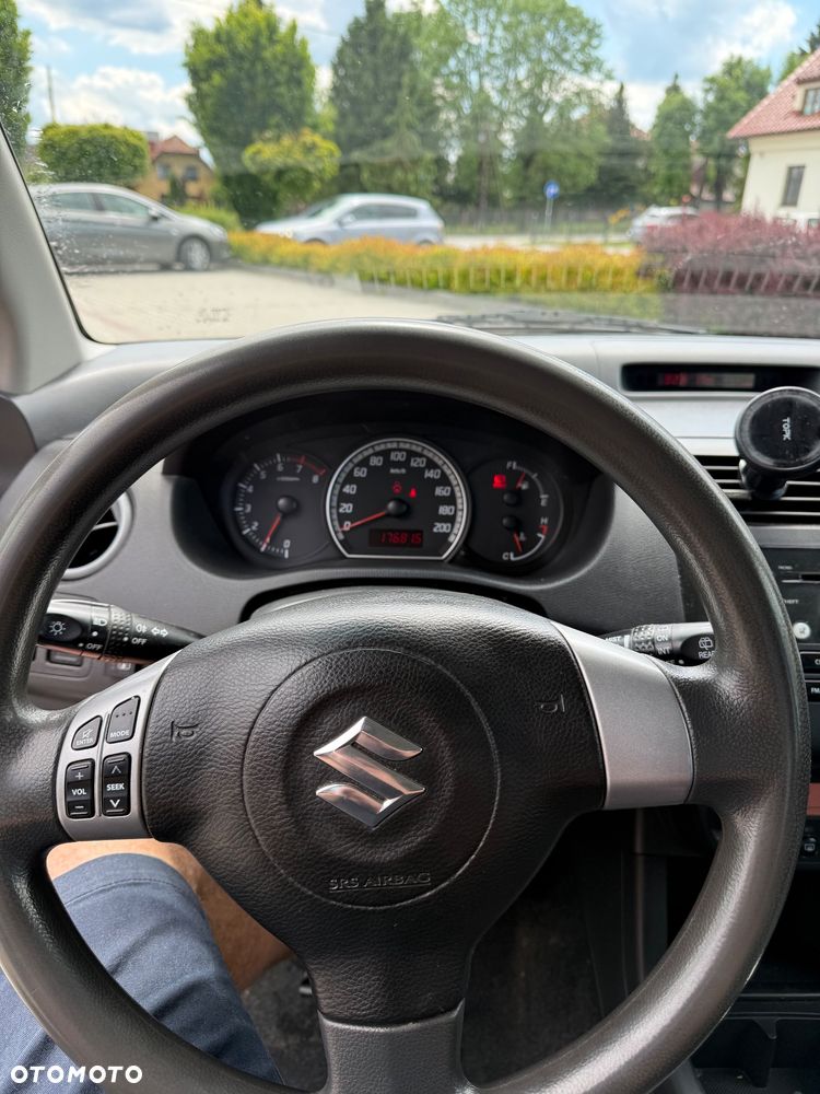 Suzuki Swift - 8
