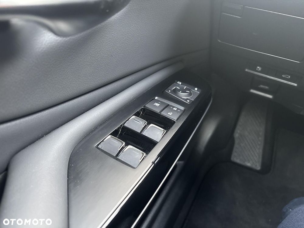 Lexus ES 300h Business Edition - 17