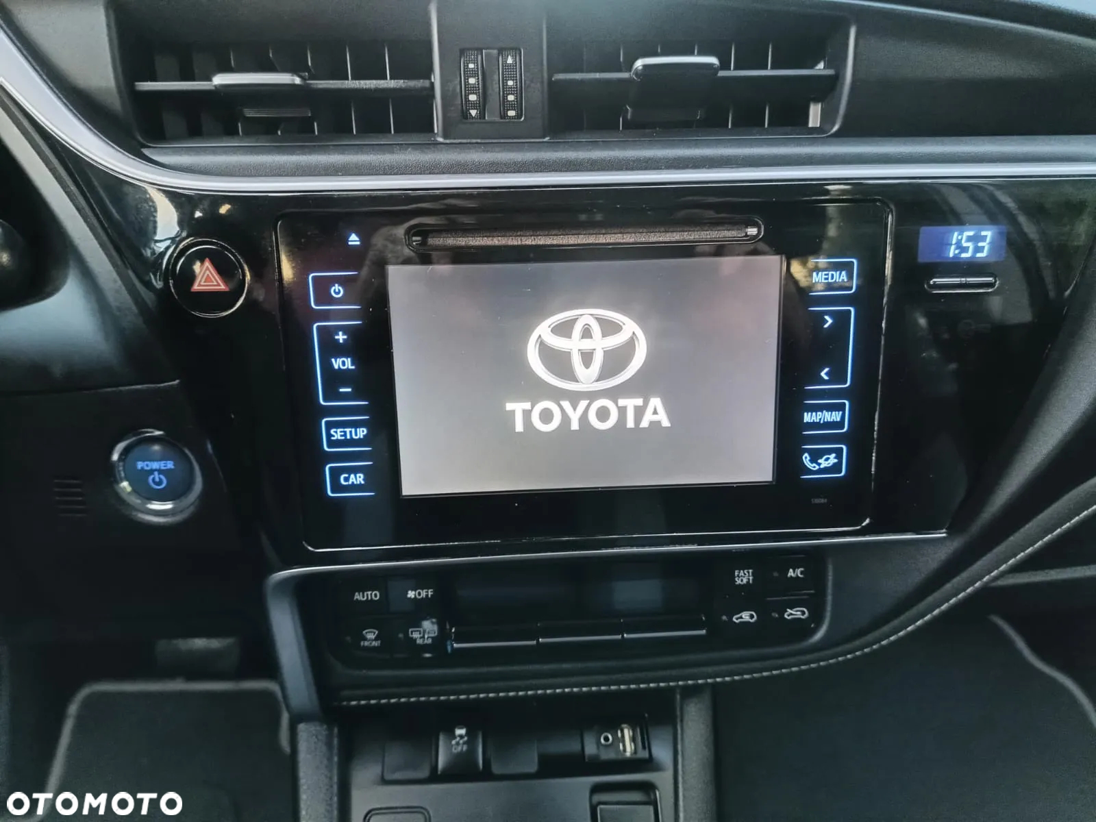 Toyota Auris - 13