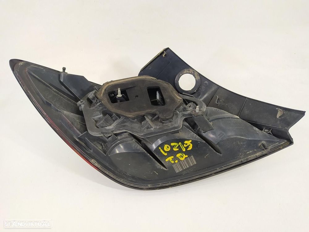 FAROLIM TRASEIRO DIREITO OPEL ASTRA H GTC 2007 - 4