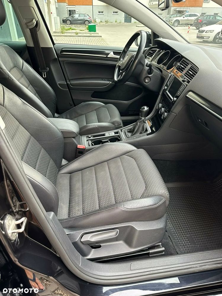 Volkswagen Golf - 9