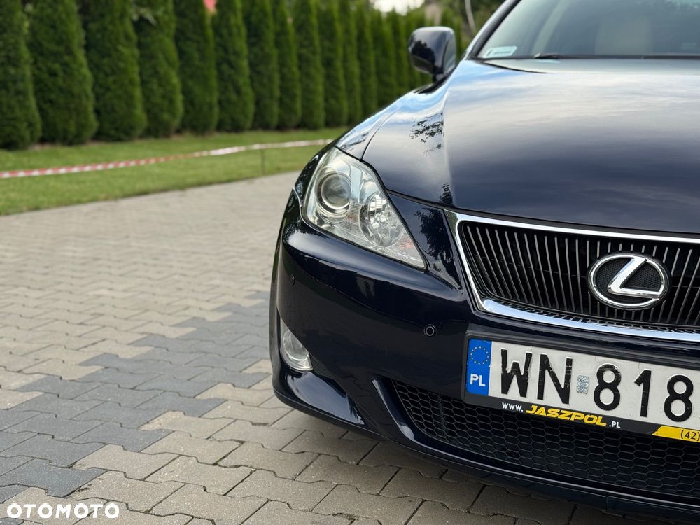 Lexus IS 250 Sport - 12