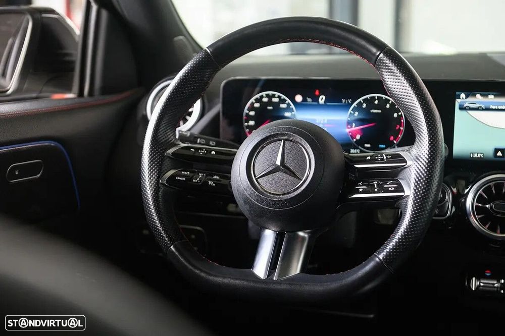 Mercedes-Benz GLA 200 AMG Line - 25