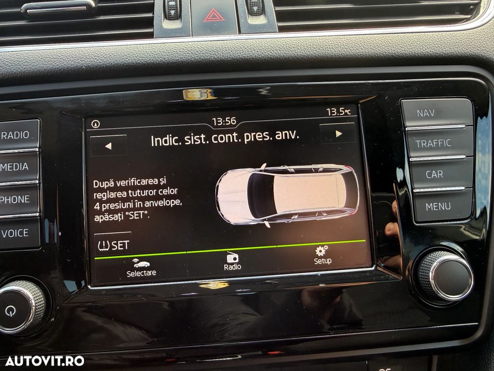 Skoda Octavia Combi 2.0 TDI 4x4 DSG RS - 24