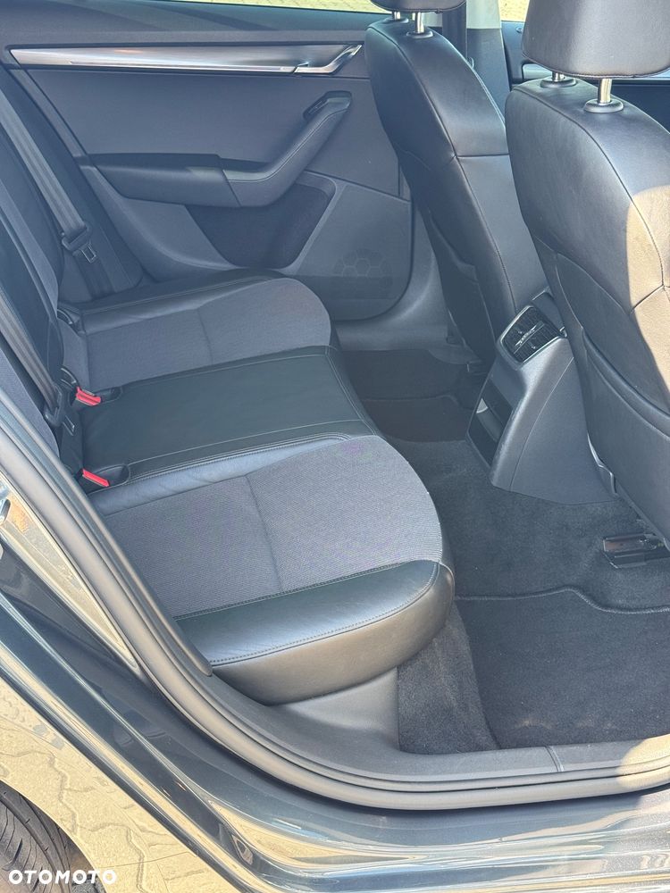 Skoda Octavia 1.6 TDI DSG Premium Edition - 14