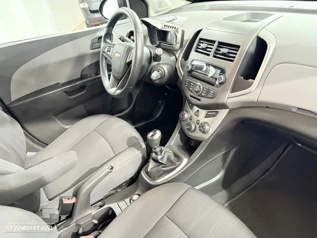 Chevrolet Aveo 1.2 LS - 29