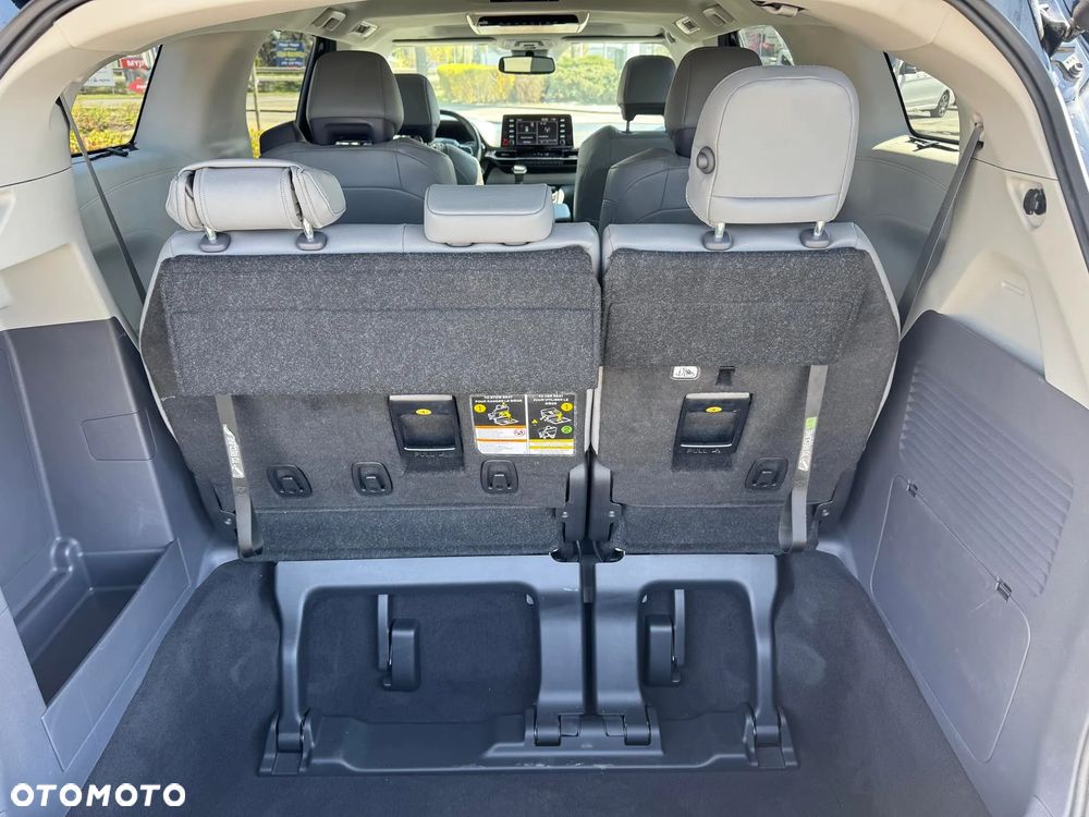 Toyota Sienna - 22