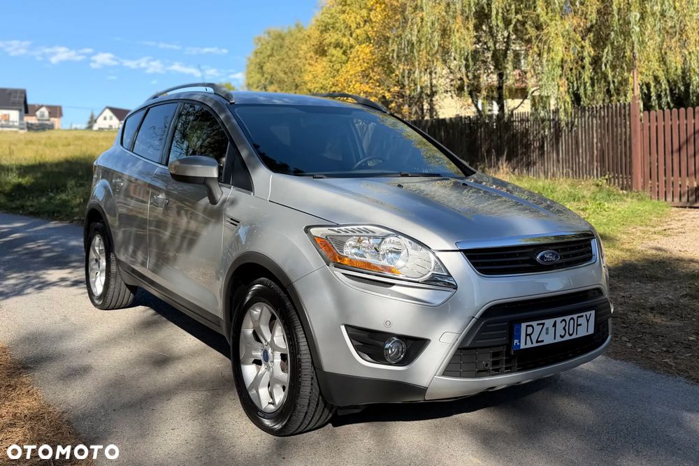 Ford Kuga 2.0 TDCi 2x4 Titanium - 4