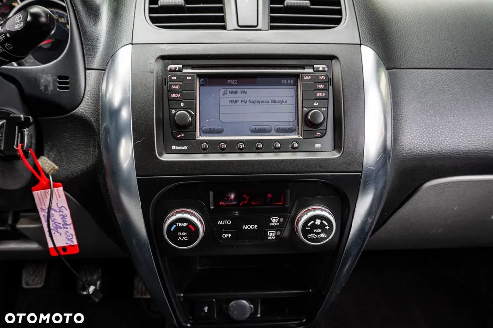 Suzuki SX4 1.6 Premium - 27