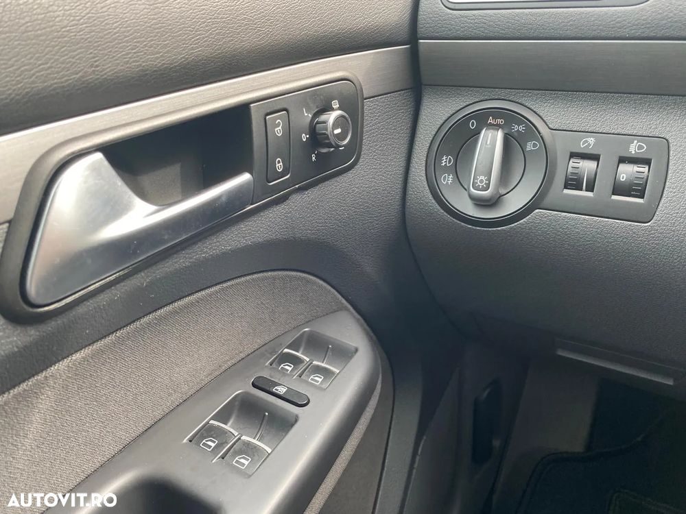 Volkswagen Touran - 19