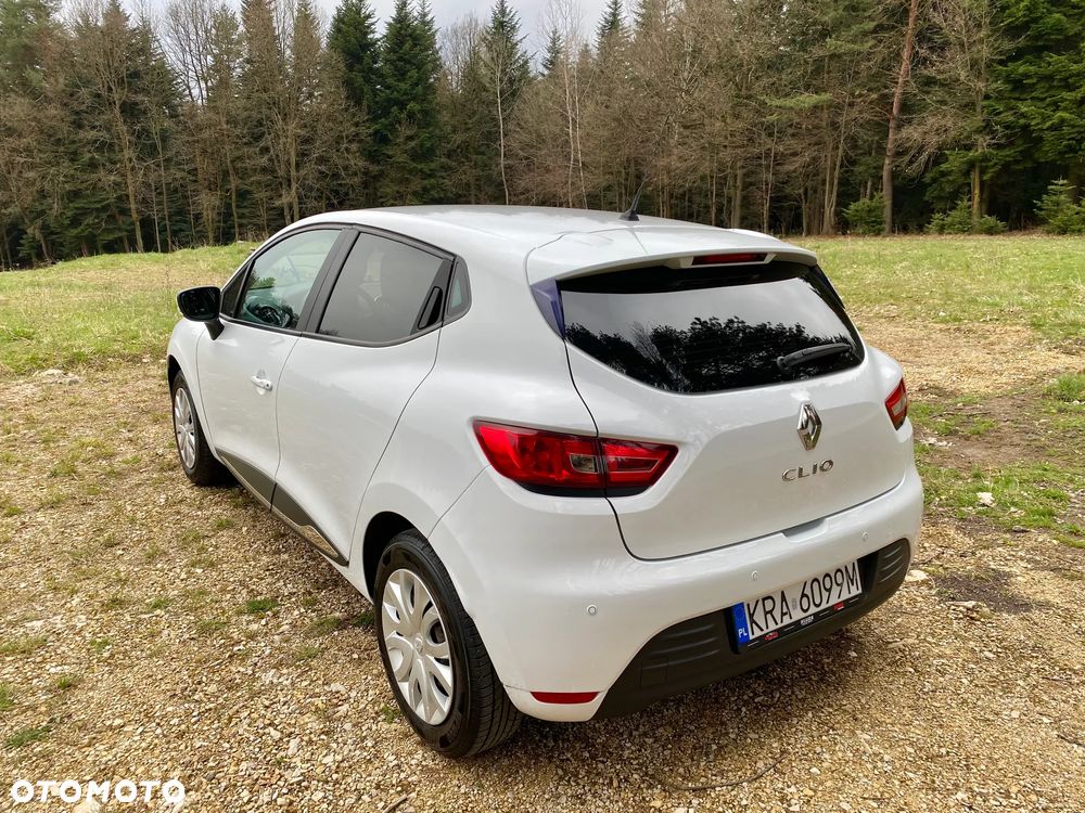 Renault Clio 1.2 16V Alize - 9