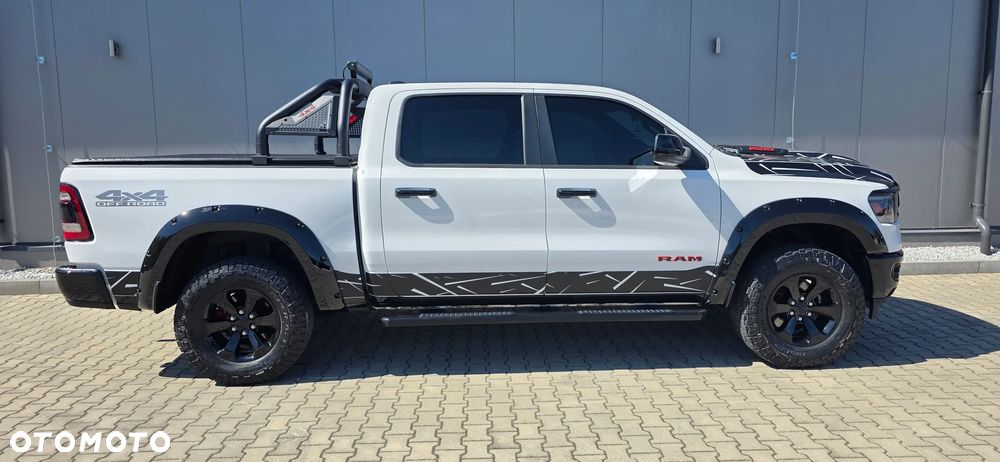 Dodge RAM - 8