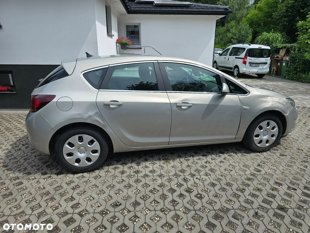 Opel Astra 1.6 Cosmo - 2
