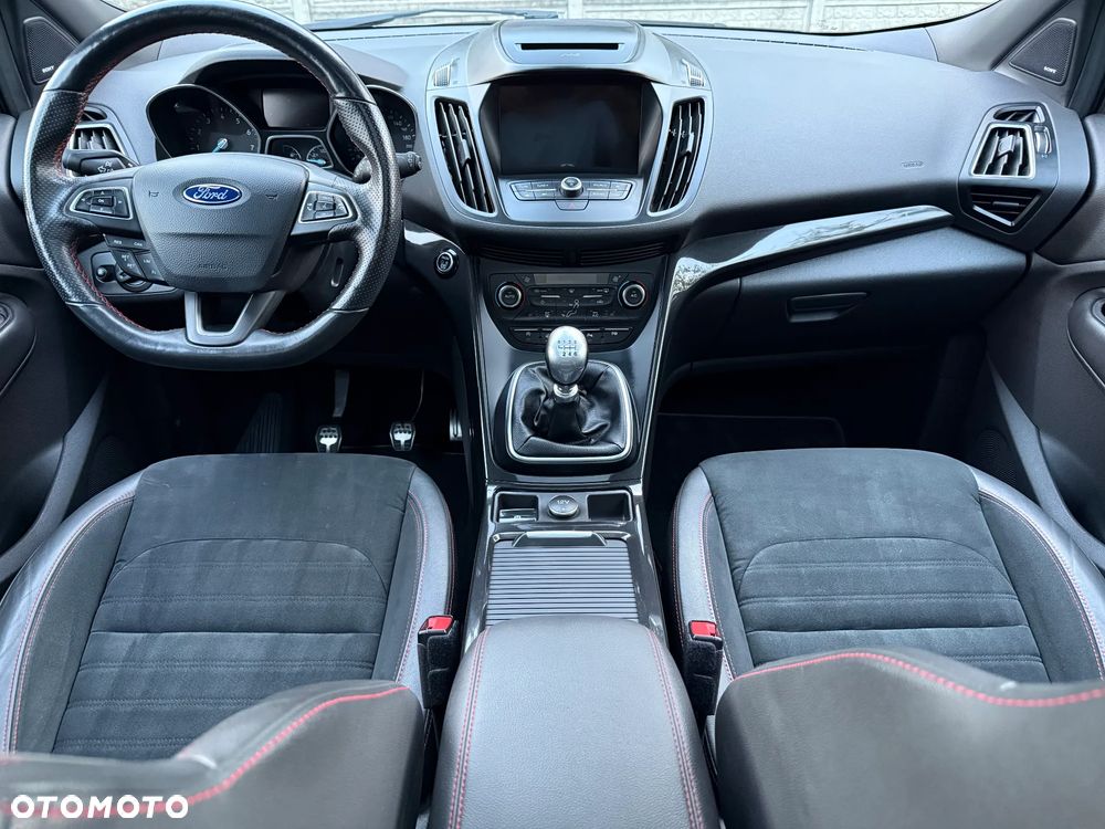 Ford Kuga 1.5 EcoBoost FWD ST-Line - 17