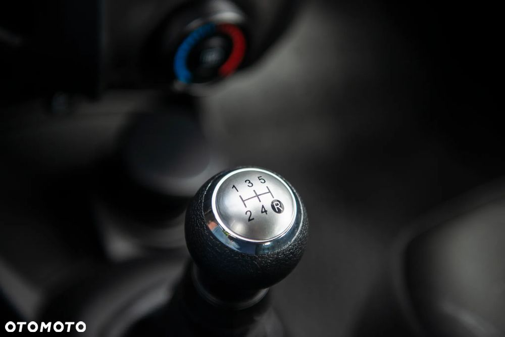 Toyota Yaris 1.0 VVT-i Cool - 35