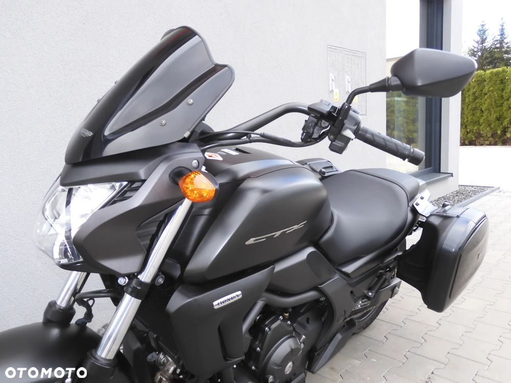 Honda CTX - 23