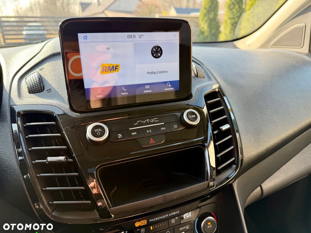 Ford Tourneo Connect Grand - 26