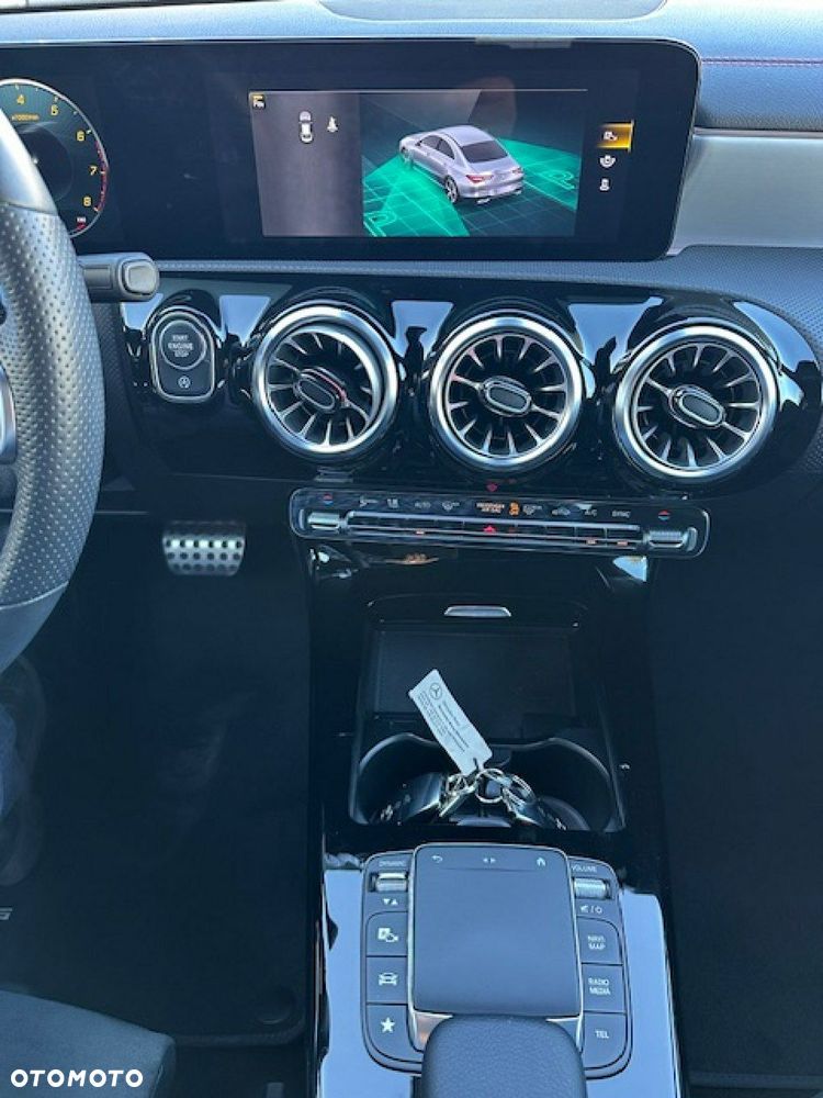 Mercedes-Benz CLA - 17