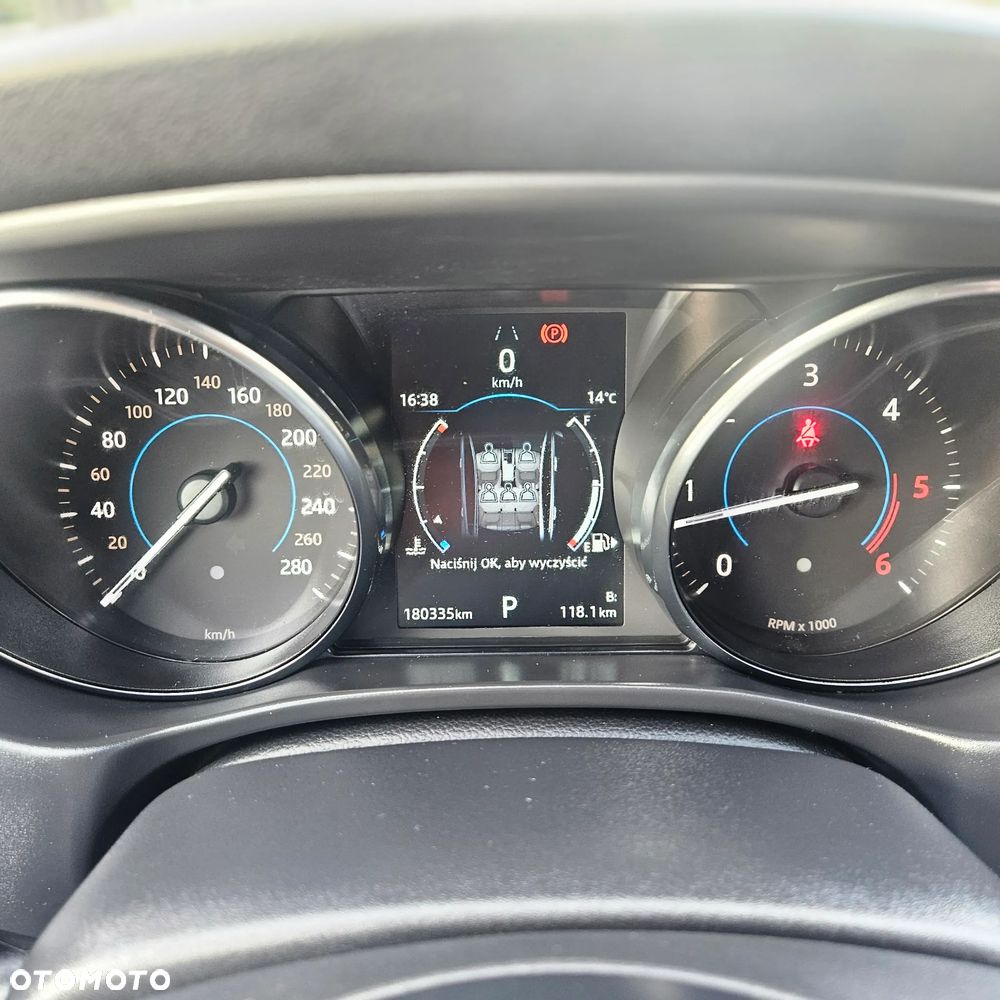 Jaguar XE - 28