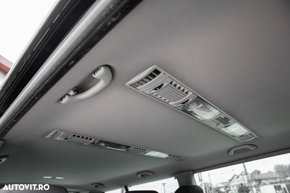 Volkswagen Caravelle - 17