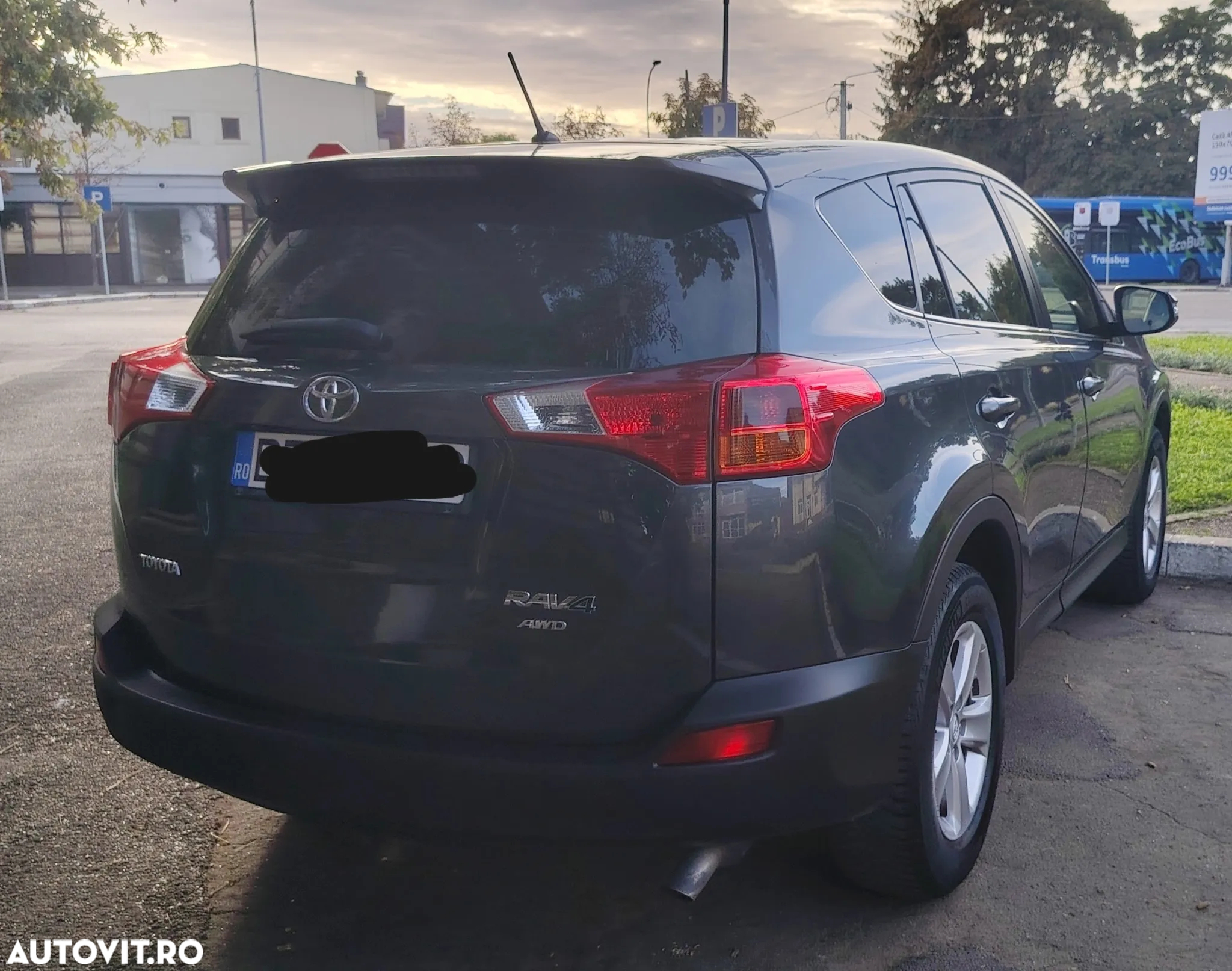 Toyota RAV4 - 4