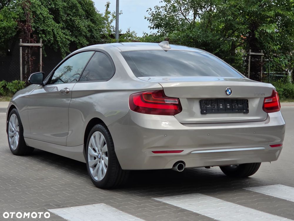BMW Seria 2 220i Advantage - 17