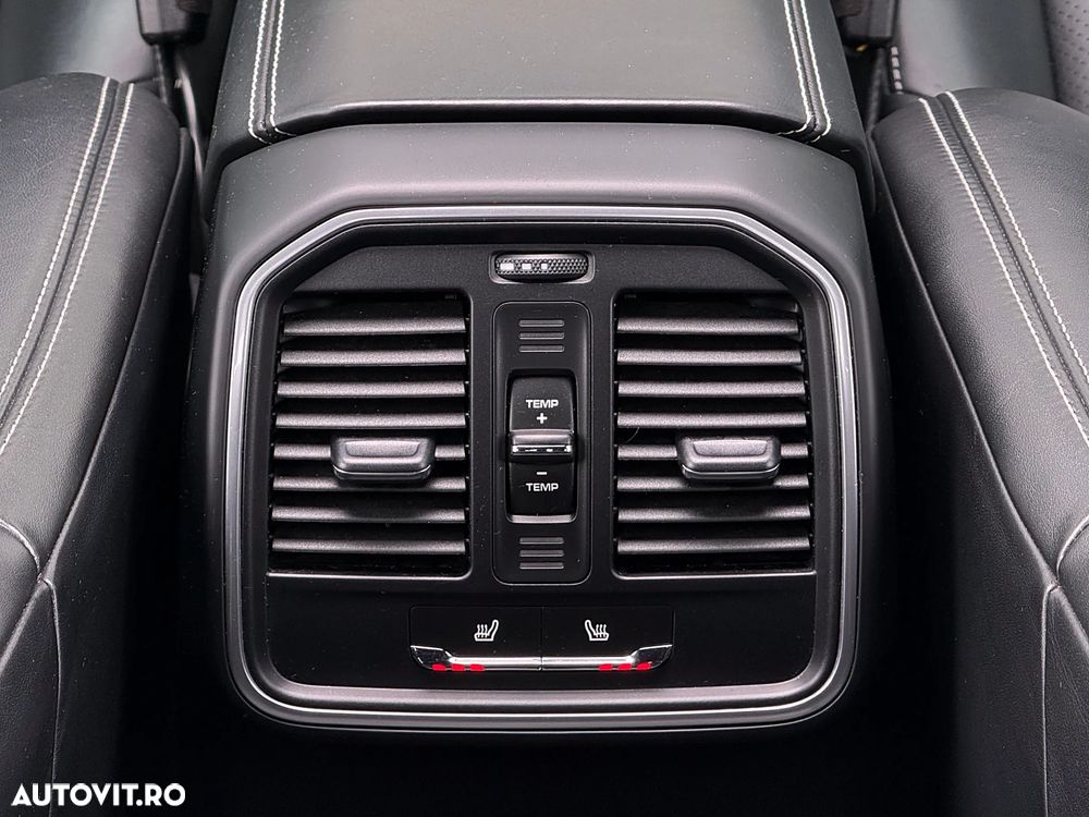Porsche Macan - 27