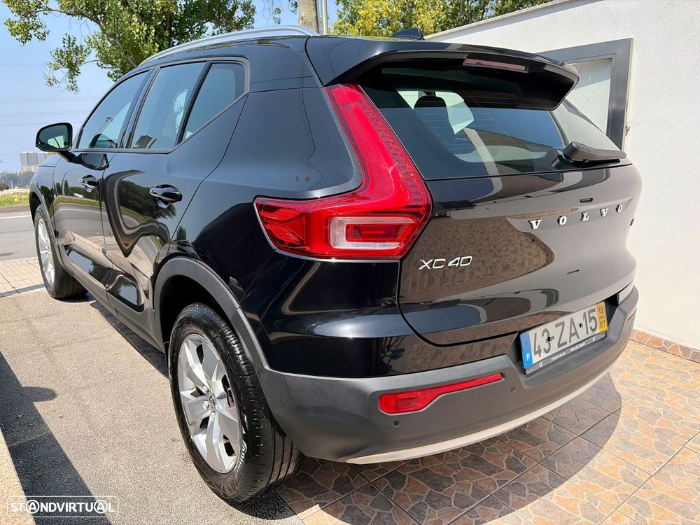 Volvo XC 40 2.0 D3 Momentum Plus - 2