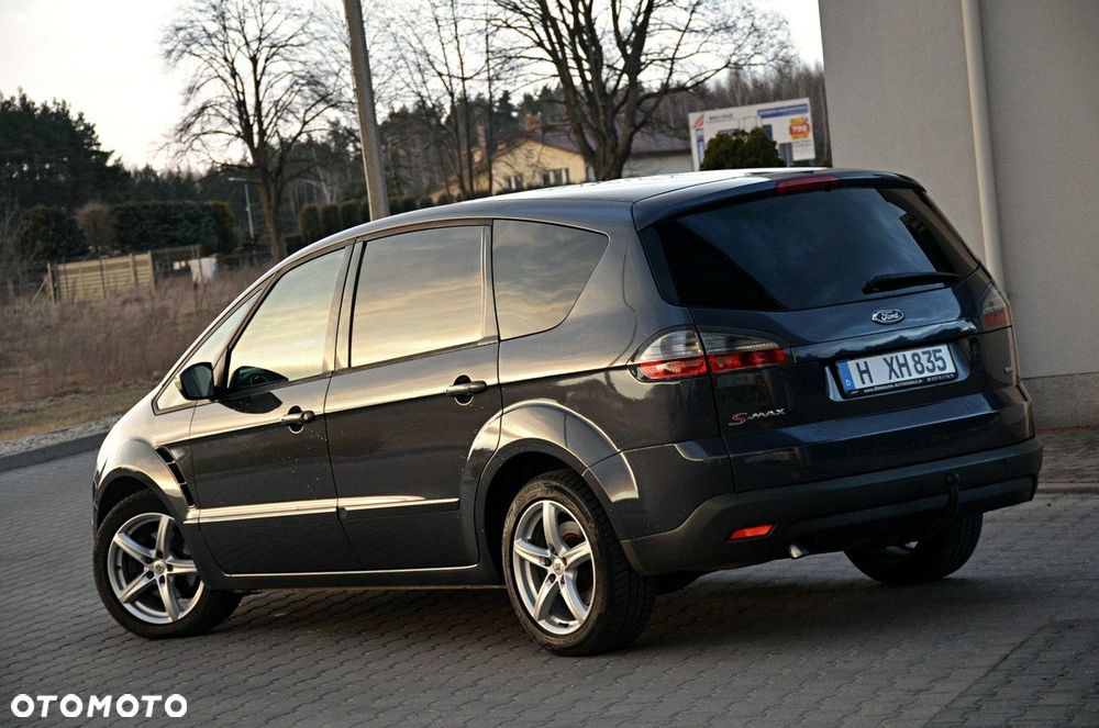 Ford S-Max - 12