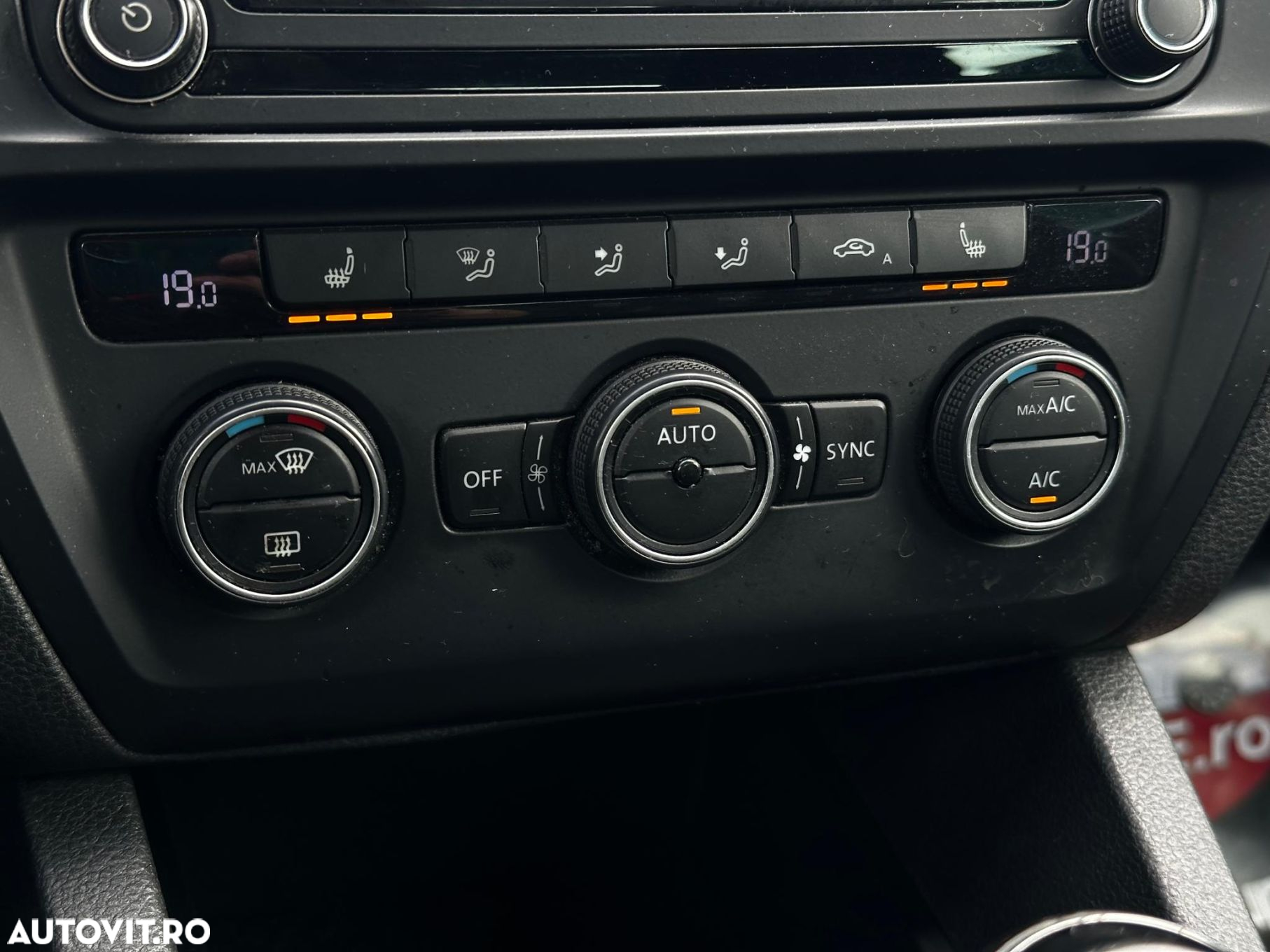 Volkswagen Jetta - 14