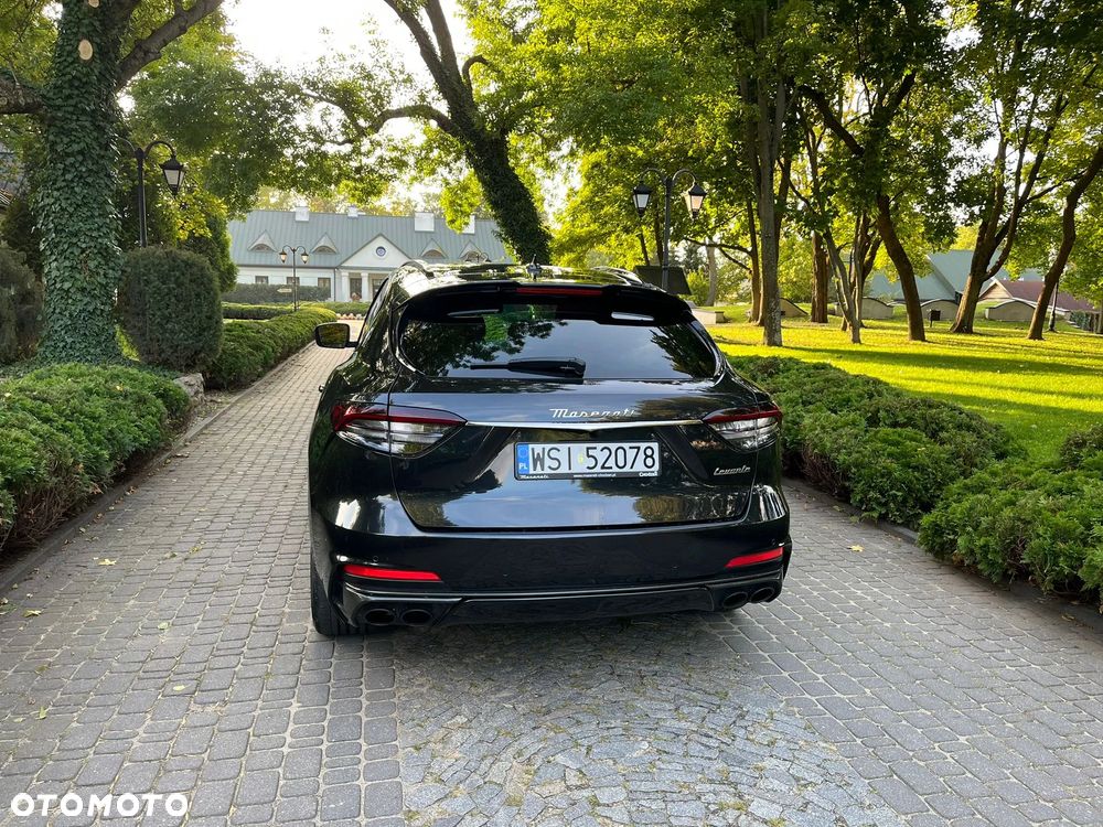 Maserati Levante Trofeo - 12