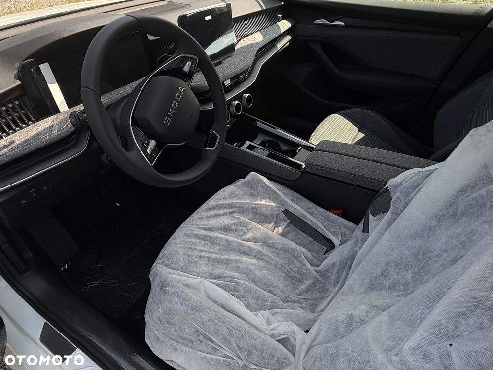 Skoda Superb 1.5 TSI mHEV Drive DSG - 8