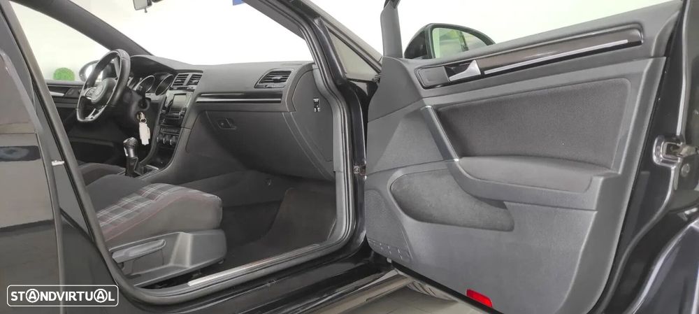VW Golf - 21