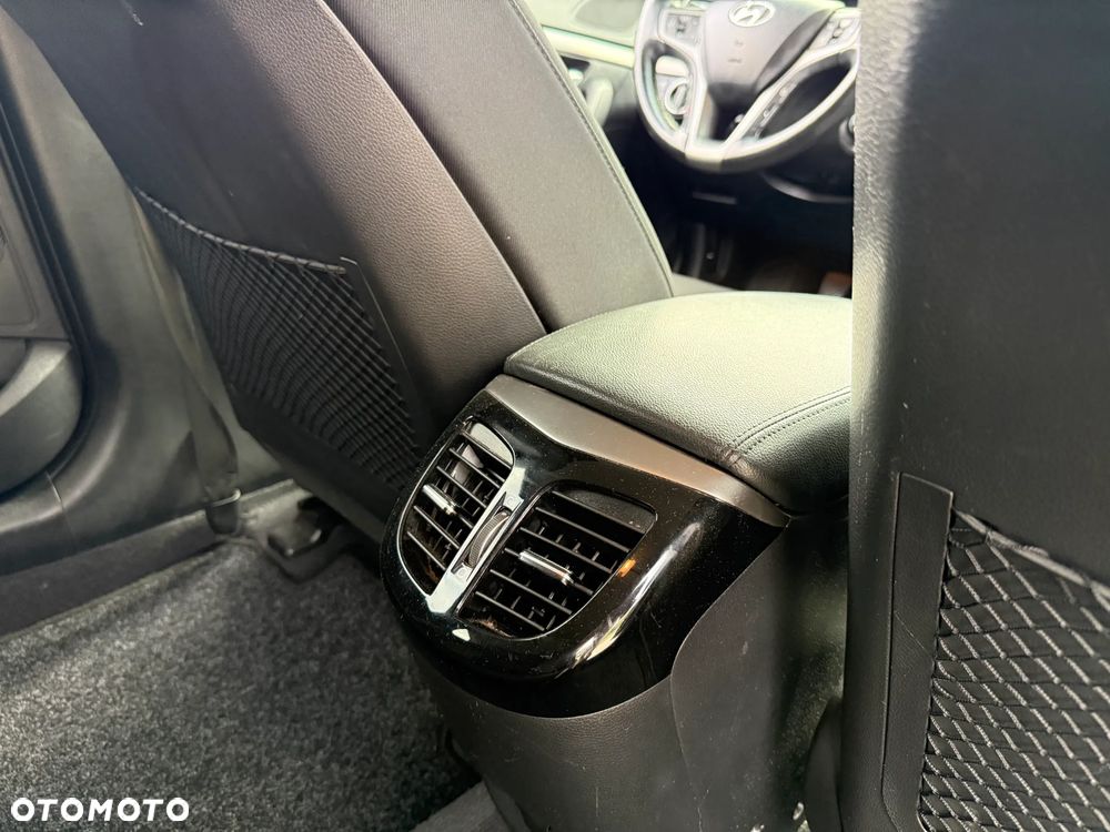 Hyundai i40 Kombi blue 1.6 Family+ - 22