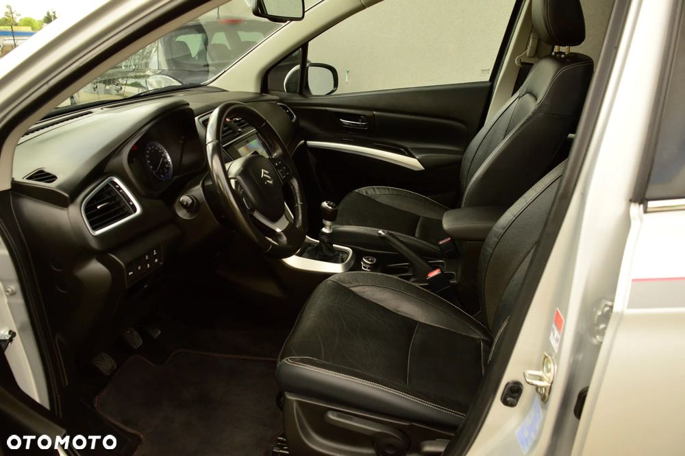Suzuki SX4 S-Cross 1.4 T Elegance 4WD - 2