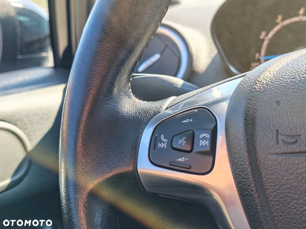 Ford Fiesta - 32