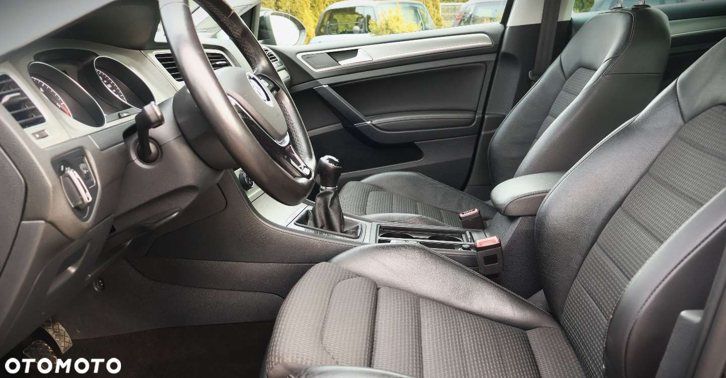 Volkswagen Golf - 14