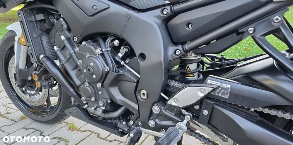 Yamaha FZ8 - 10