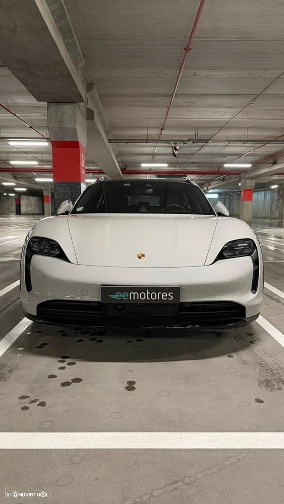 Porsche Taycan Cross Turismo 4 - 14