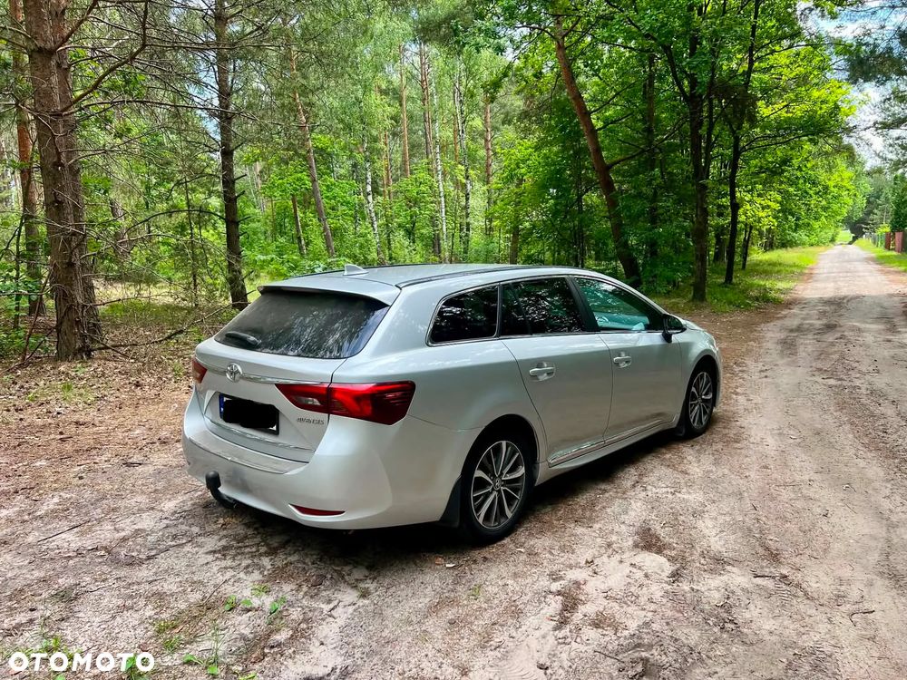 Toyota Avensis 2.0 D-4D Premium - 15