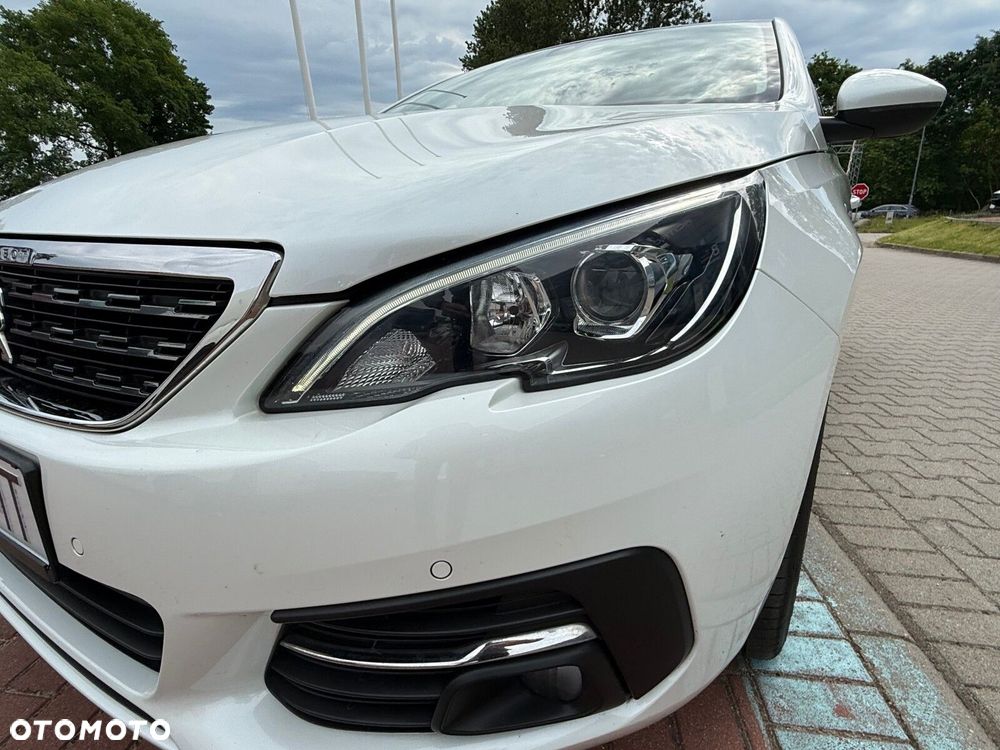Peugeot 308 1.2 PureTech Allure Pack S&S - 16